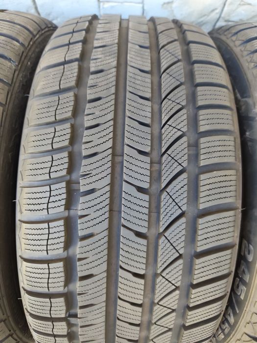 Зимни гуми Continental 245/45/17 Momo 245/45R17