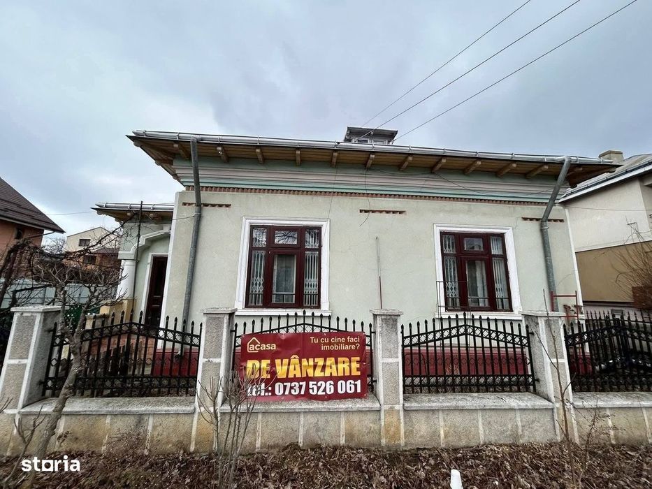Casa in Roman, situata ultracentral, pretabila pentru spatiu comercial