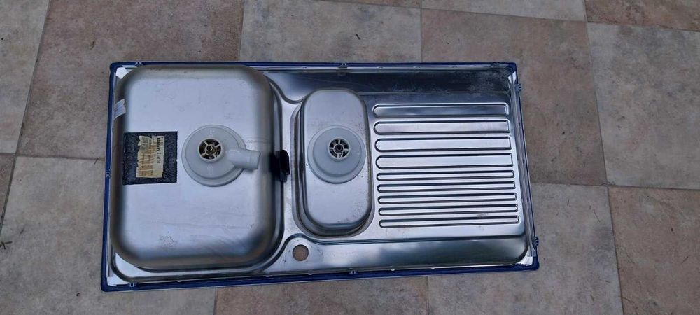 Продавам иноксова кухненска мивка BLANCO за вграждане в плот. Размер 95смх50см.