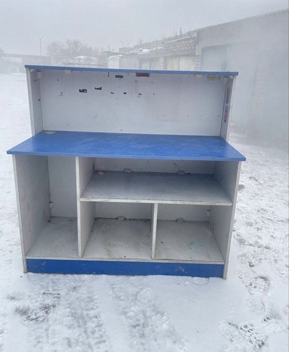 3 шкафа - витрины и стол