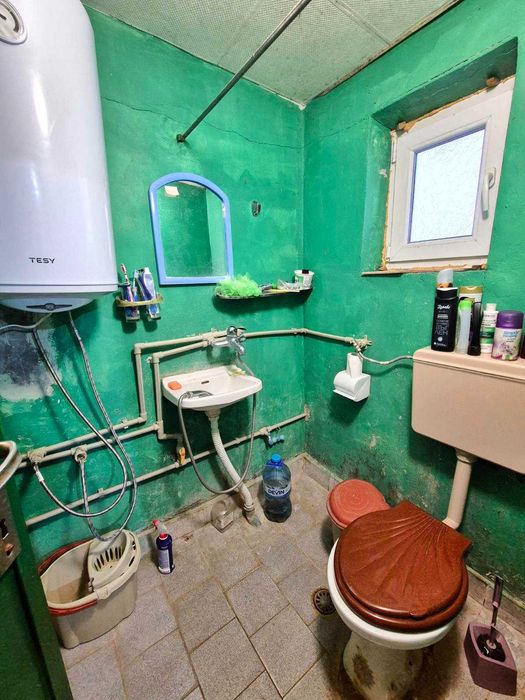 Продава се Къща в с. Брегаре, Област Плевен - 100 кв.м за 77 €/кв.м - Снимка #12