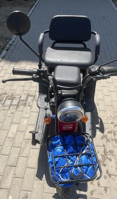 Vând moped electric cu 3 roți – an fabricație 09.04.2024 – 1.343 km . Predare în Cugir!