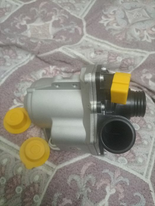 Продам помпу БМВ