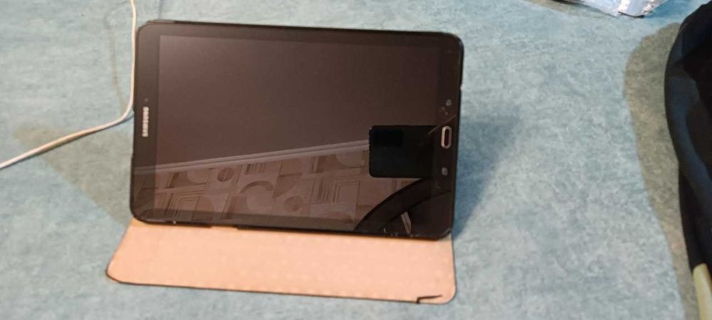 Планшет Samsung Galaxy Tab E