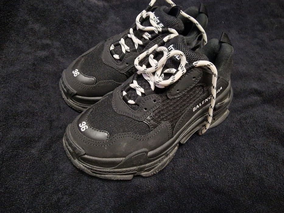 Baleciaga triple s