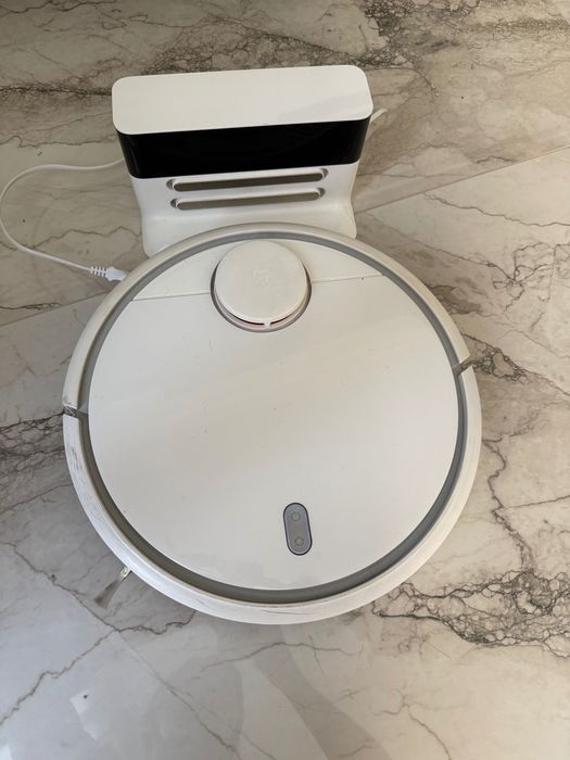 Xiaomi Mi Robot Vacuum / Mijia с LDS лазерна навигация и зарядна станция.