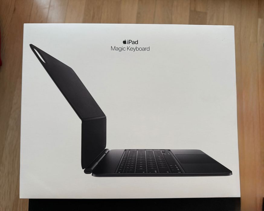 Husa Magic  Keyboard pentru Ipad Pro 13 inch
