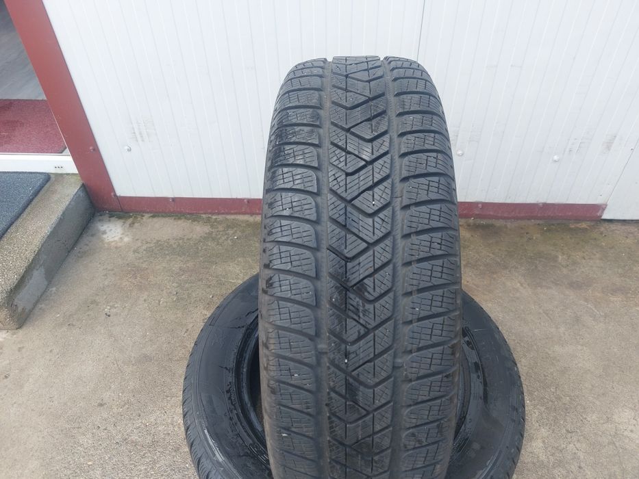 125 lei bucata! Doua anvelope M+S/IARNA 215 65 17 Pirelli