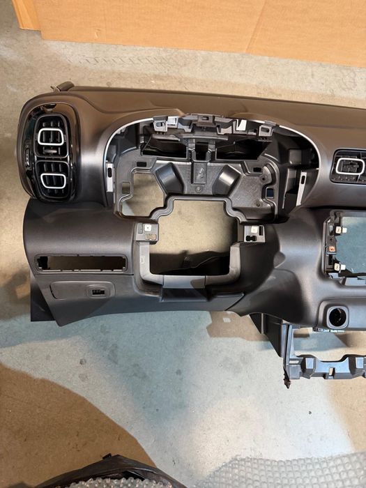 Plansa bord citroen c3 aircross