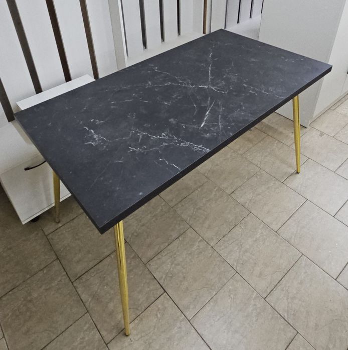 Стол кухонный (стулья не продаём, цена за стол)