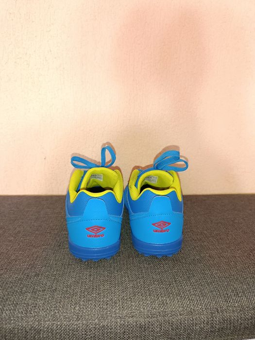 Маратонки Umbro 35 номер
