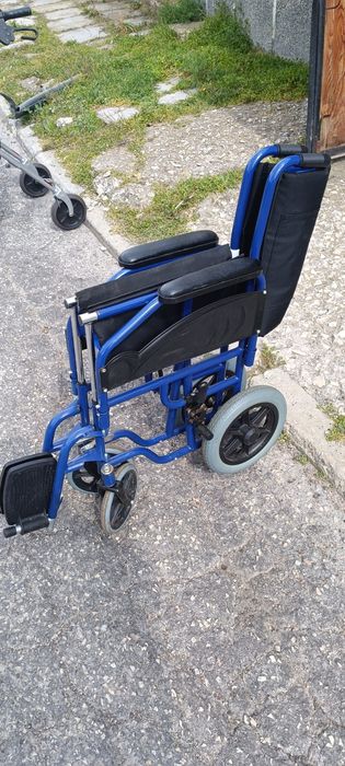 Инвалидна помощна количка