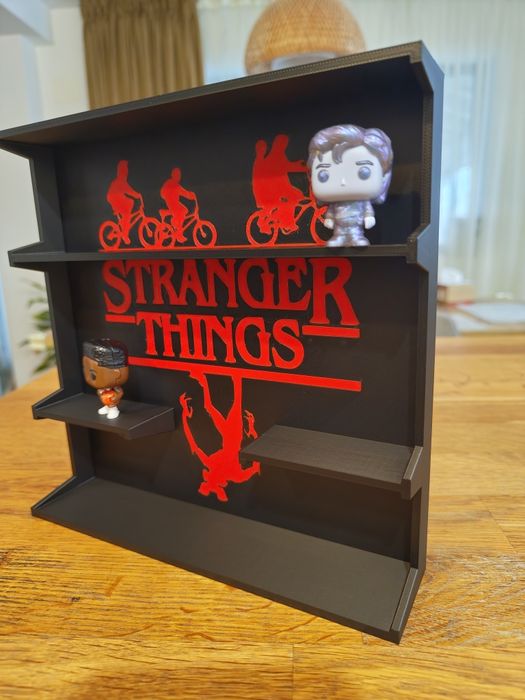 Display figurine kinder stranger things