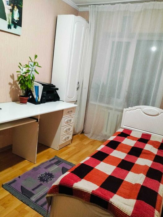 Сдам 3 комнатную квартиру. Центр.Золотой квадрат