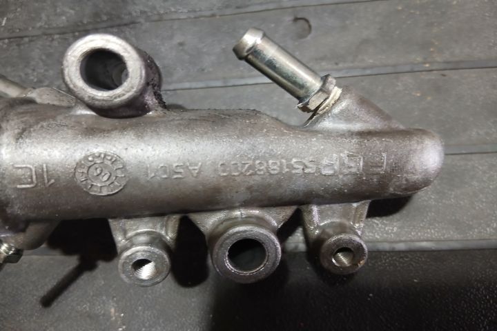 Regulator presiune combustibil pe rampa 55188200 55188200 Opel Astra