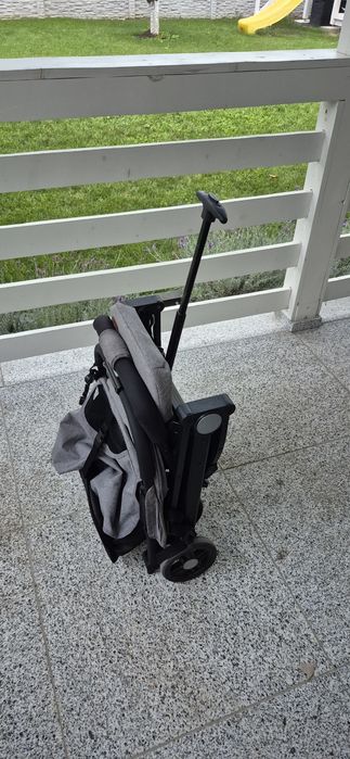Carucior sport, dimensiune compacta, complet funtctional