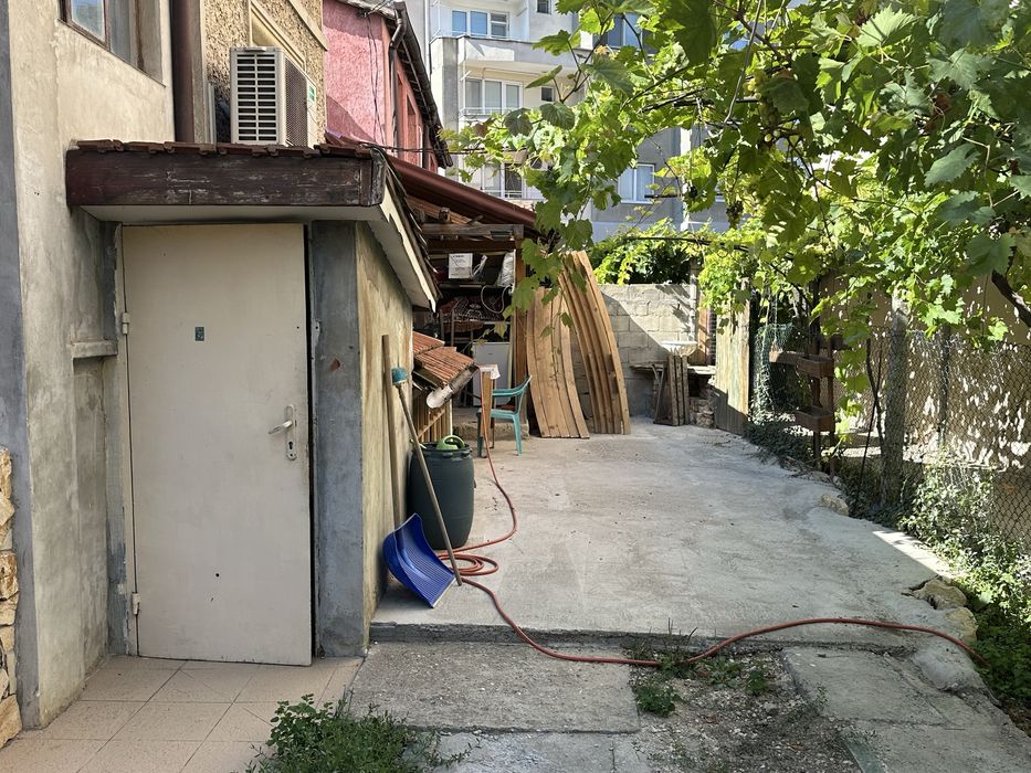 Продавам къща в идеален център на Добрич, 140 м2. Готова за нанасяне!