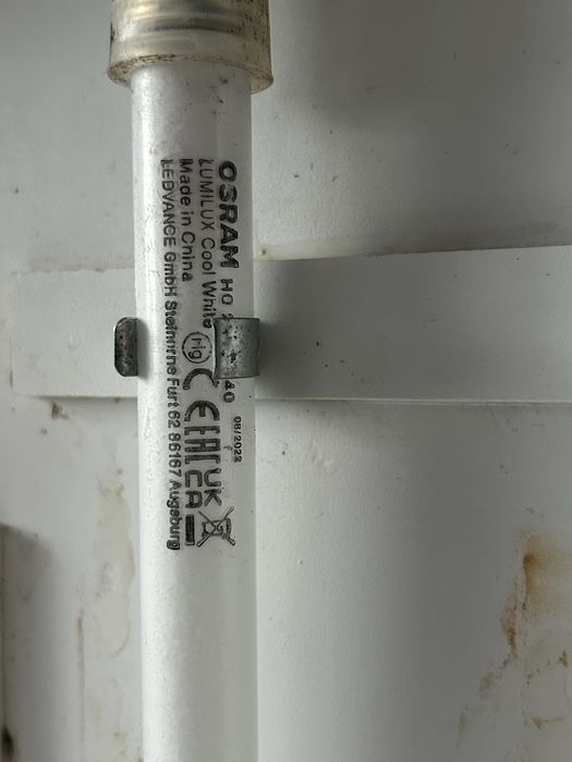 Capac acvariu cu sistem de iluminat