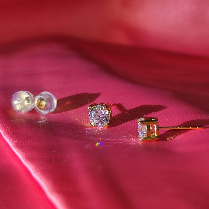 Серьги золото муассанит  750 проба