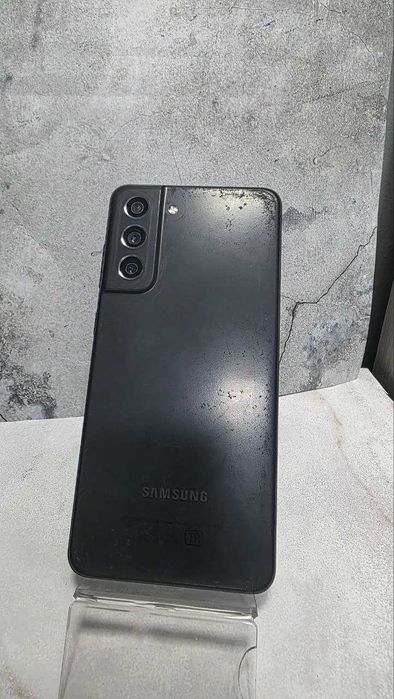 Смартфон Samsung Galaxy S21 FE