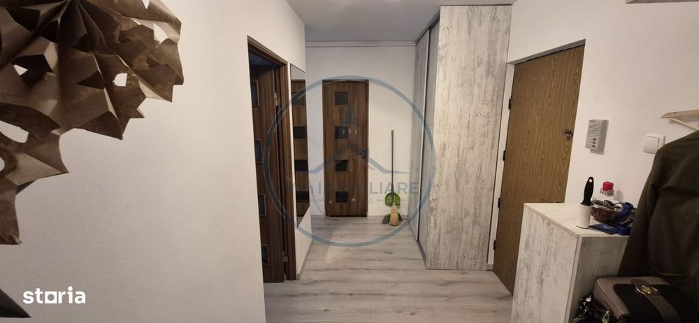 Apartament 2 camere , decomandat, et. 3, strada  Andrei Muresanu