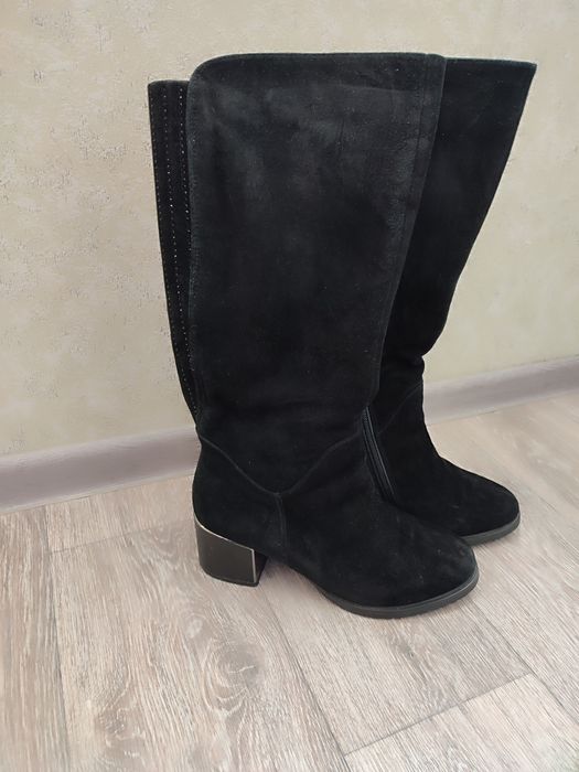 Продам женские сапоги