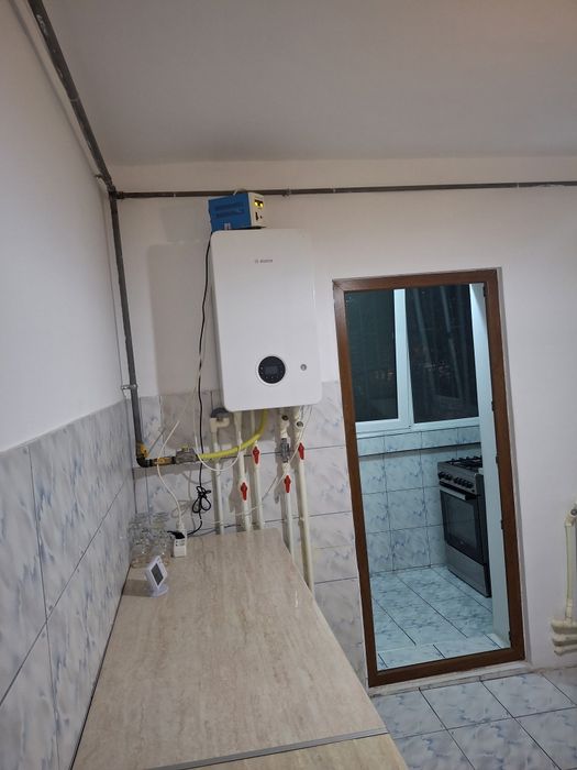 Inchiriez apartament decomandat