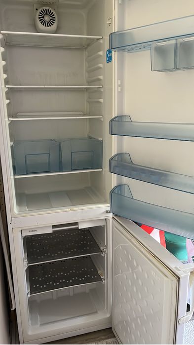 Продам холодильник на запчасти