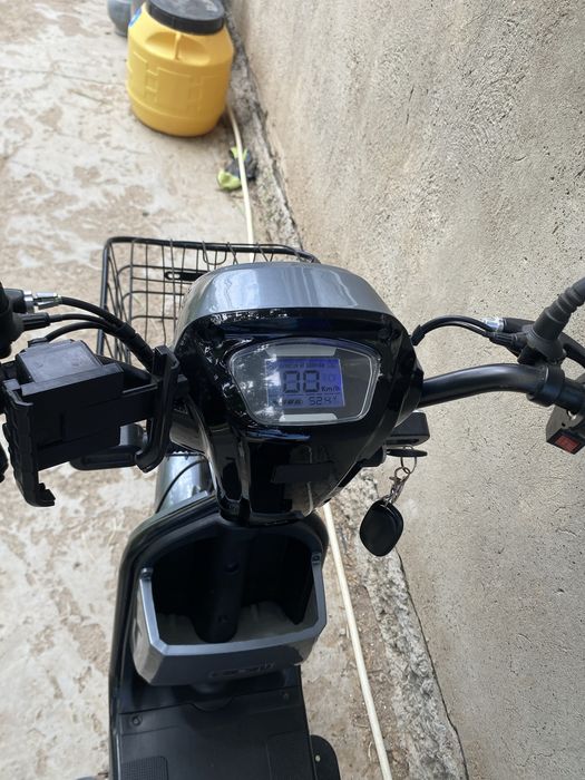 Продам электроскутер SK8
