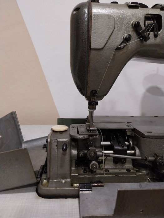 Използвана...работеща двуигловка.