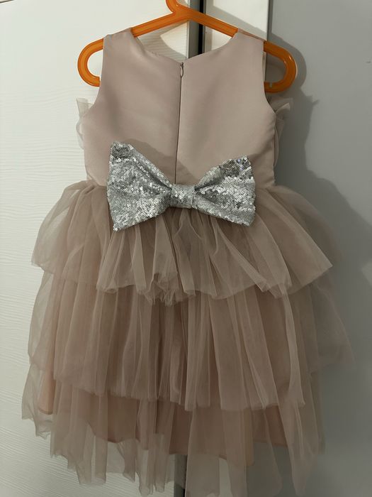 Нарядное платье для девочки 4–5 лет