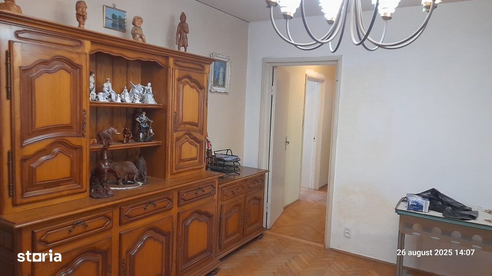 Apartament 3 cam 2 balcoane metrou Lujerului. Pret Negociabil