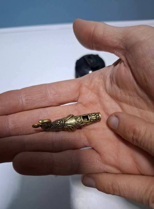 Бронзова свирка слонче за късмет.