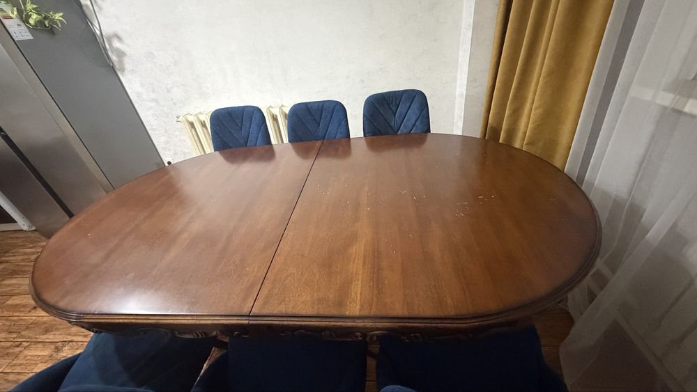 Стол обеденный деревянный