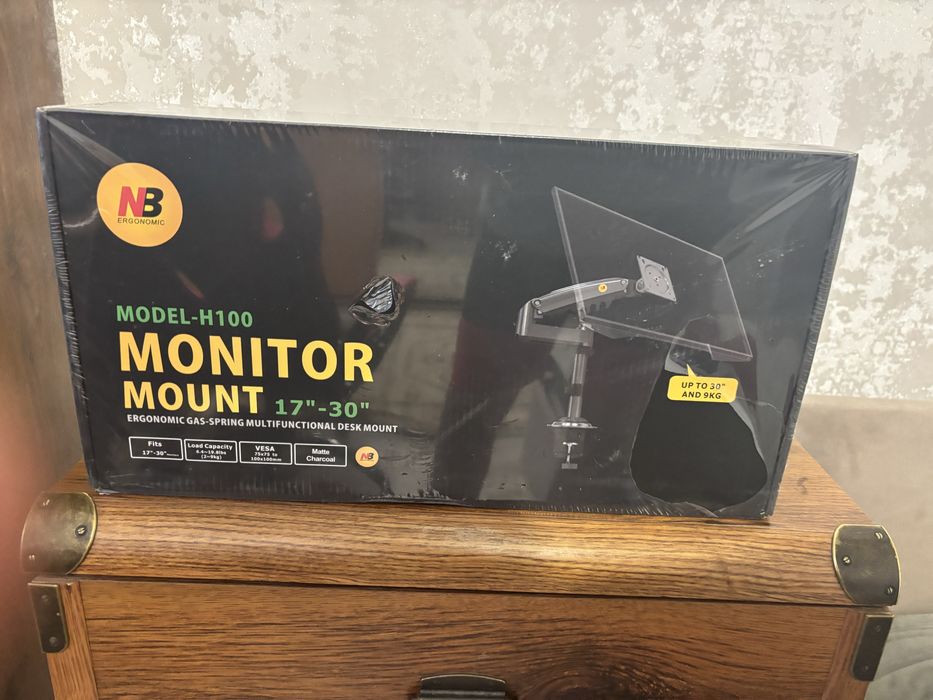 Кранштейн для монитора