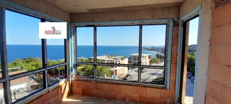 Продава се Двустаен апартамент в к.к. Слънчев ден - 60 кв.м за 1584 €/кв.м - Снимка #2