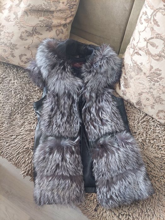 Продам безрукавку женскую