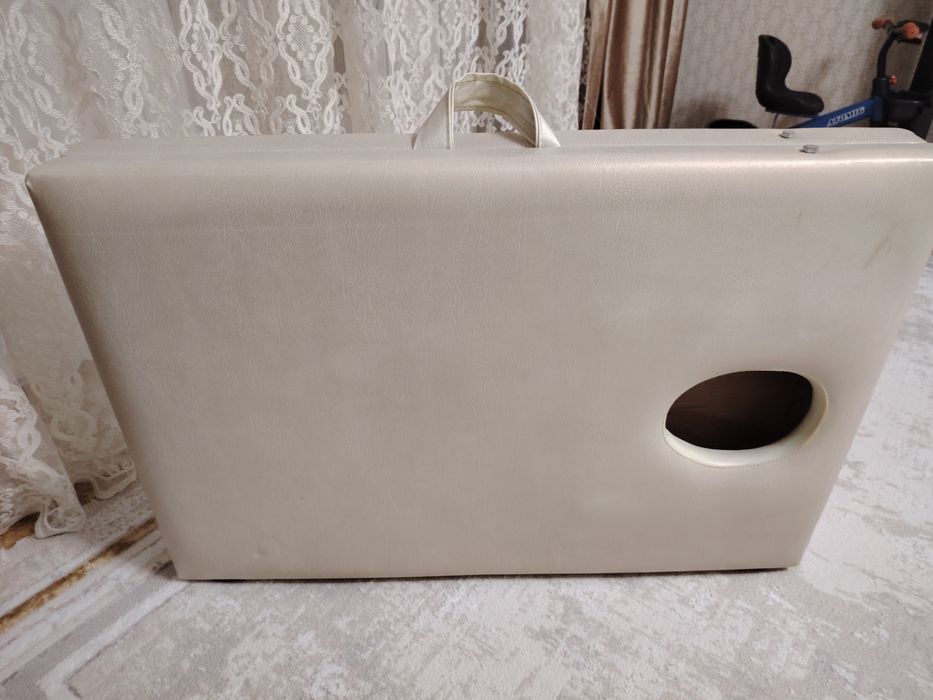 Продам Кушетку массажную