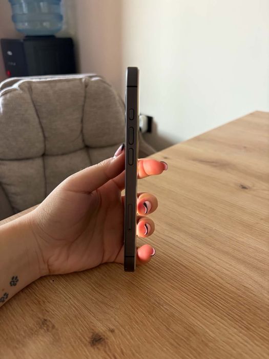 Iphone 17 черен