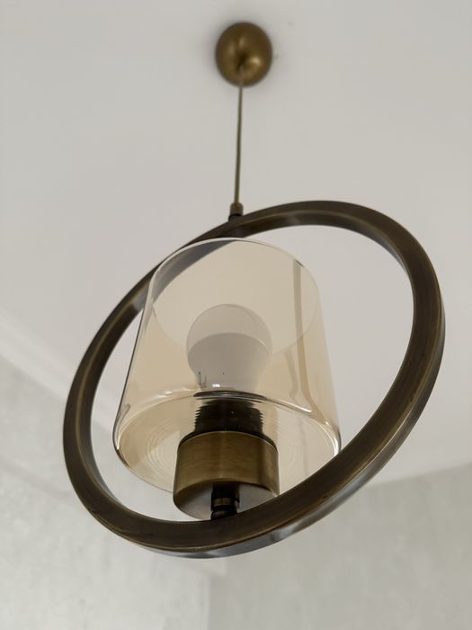 Продам новую люстру