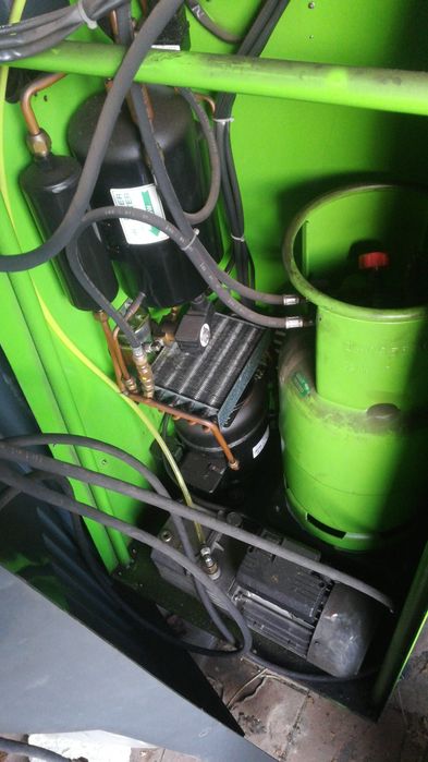 Statie de încărcare auto cu freon