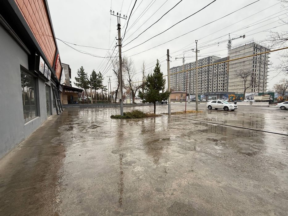 Продаётся земля углавой 9.2соток  вдоль дороги ор: ЖК Исламабад