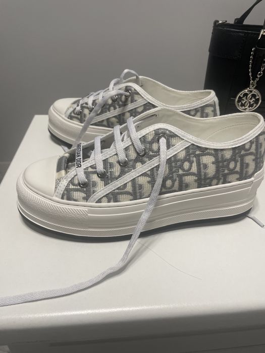 Продам кроссовки