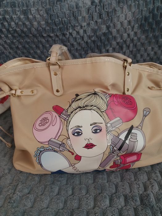 Сумка от бренда Oriflame