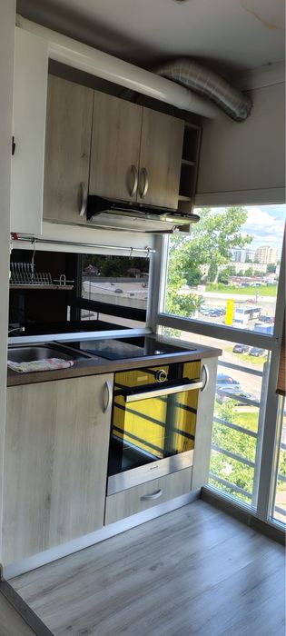 Inchriez apartament tip mansarda