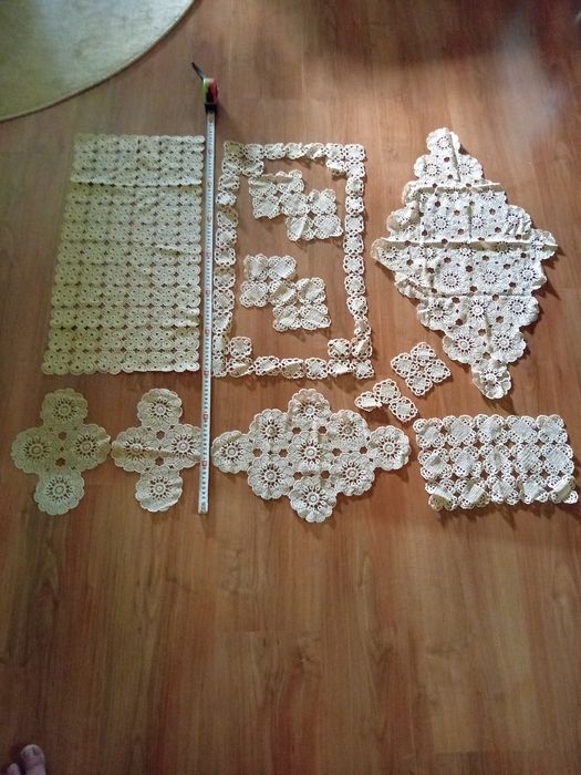 Ръчно плетени 10бр. карета на една кука