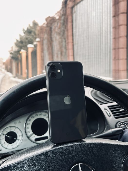 Продаю айфон 11 в хорошом состояний