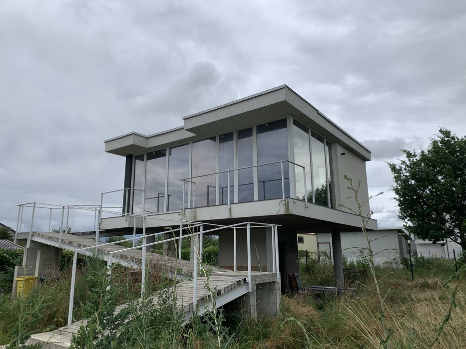 Birou lucru/studio diverse sau de locuit, de inchiriat