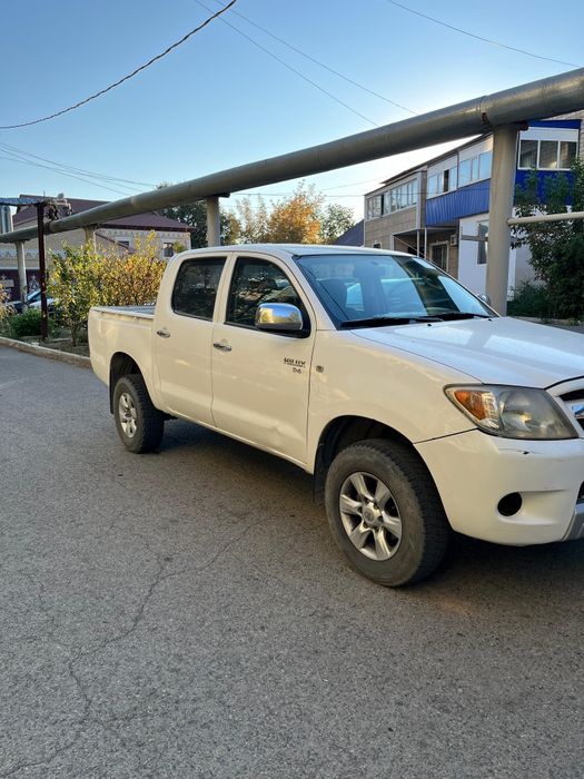 Тойота пикап Хайлюкс