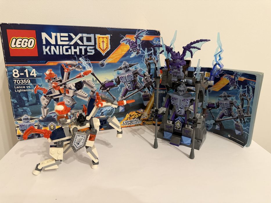 Продаю Конструктор LEGO Nexo Knights 70359 Lance vs Lightning